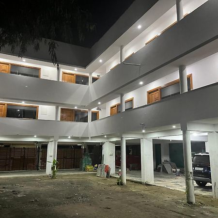 מהבליפורם Anand Beach Guesthouse By Moonrocks מראה חיצוני תמונה