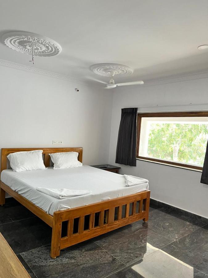 מהבליפורם Anand Beach Guesthouse By Moonrocks מראה חיצוני תמונה